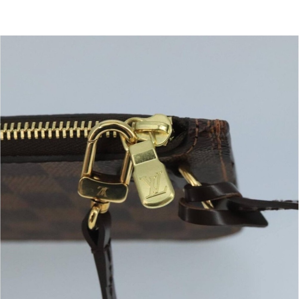 🌺 Authentic Louis Vuitton Pochette/Wristlet - Picture 4 of 15